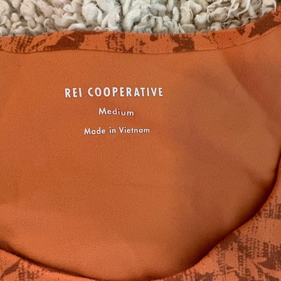 REI Orange Patterned Set - Picture 5 of 6